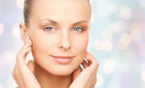 ما الفرق بين البشرة الجافة والبشرة التي تعاني من نقص في الماء حد دي مشكلتك وعالجيها نواعم