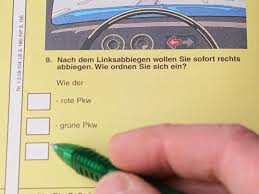 Jugendliche können den führerschein der klassen b und be im rahmen der sonderregelung «begleitetes fahren ab 17 jahre» (bf 17) schon im alter von 17 jahren machen. Fuhrerscheinprufung Wie Viele Versuche Sind Erlaubt Berlin De