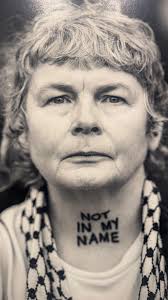 The Collective Hug was created during the pandemic to bring community  together. I wanted to offer a place of peace, softness and solidarity. Over  the years, it's connected hearts and raised funds