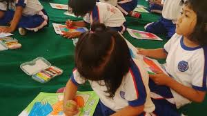 Mewarnai gambar polisi ini ditujukan untuk anak tk atau sd kelas 1. Berita Foto Anak Anak Tk Mewarnai Gambar Pak Pos Lalu Mengirimnya Via Pos Tribun Jabar