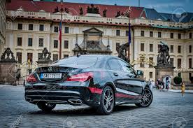 Prague Republique Tcheque 31 8 2017 Gros Plan De Mercedes Benz Cla 45 Amg Voiture Noire Avec Des Bandes De Sport Rouges Rare Vue De La Voiture Banque D Images Et Photos Libres De Droits
