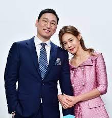 아나운서 신아영, 통역가 안현모, 방송인 김민아가 5월 14일 오후 경기도 고양시 일산동구 jtbc 일산 스튜디오에서 진행된 jtbc '아는형님' 녹화에 참석했다. ì•ˆí˜„ëª¨ ë¼ì´ë¨¸ ë‹®ì€ ê²Œ 1ë„ ì—†ì–´ ì¼ì´‰ì¦‰ë°œ ìœ„ê¸°ì˜ ì‹ í˜¼ Sbs ë‰´ìŠ¤