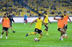Hal ini dapat dilihat fanatisme pendukung terhadap tim yang mereka kagumi, serta euforia yang sudah terbentuk seperti mengharuskan seseorang untuk bisa bermain bola. Veni Vidi Vici Brendan Gan Jom Kenali Sosok Viral Arena Bola Sepak Ini Gempak