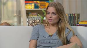 Laura cserpes is a hungarian singer. Ujra Egyutt Az Alompar Habostorta Hu
