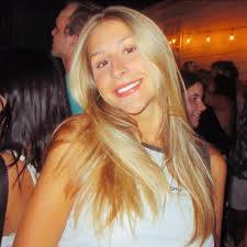 Preschool teacher seeking babysitting and dog sitting opportunities