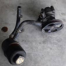 Selain minyak power steering yang bocor, penyebab permasalahan pada power steering juga bisa disebabkan karena aliran atau tekanan hidrolik power steering mulai berkurang. 33 Minyak Power Steering Myvi Bocor Pictures Myvigalleries