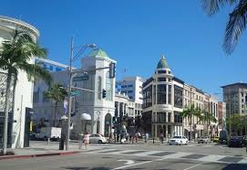 Its southern terminus is at beverwil drive, and its northern terminus is at its intersection with sunset boulevard in beverly hills. Wie Im Film Rodeo Drive Beverly Hills Reisebewertungen Tripadvisor