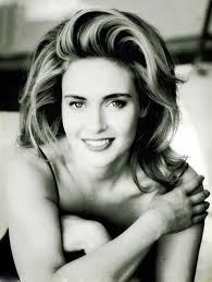 Liza Collins's Instagram, Twitter & Facebook