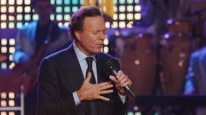 Julio Iglesias, en directo: última hora de la denuncia por abuso sexual, reacciones y su relación con Vaitiare, Miranda y otras mujeres