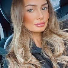 Lily Pettit's Instagram, Twitter & Facebook