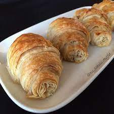 bir borek dusunun disi citir citir lezzet o bicim bir tane yiyorsunuz olmuyor ikinci oda olmuyor ucuncu derkeeen neyse ben ta food innovative food food gear
