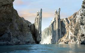 Die Argonath Die Saulen Der Konige Isildur R Und Elendil L Statuen Zu Beiden Seiten Des Anduin Reisefilme Herr Der Ringe Bilder