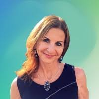 Linda Hassett's Instagram, Twitter & Facebook