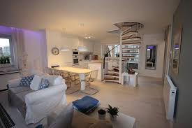 Sie meint, er stellt ihr nach und gibt ihr nur. Wohnung De Panne Zonneblik Wohnung De Panne