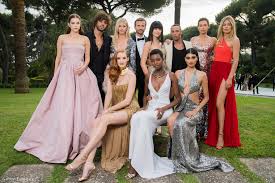 Beyond modeling, eniko is an avid runner, having completed her first marathon in 2017. Eleg Szep Jo Vasarolni Nez Palvin Es Mihalik Furdoruha Alexoloughlinsplace Com