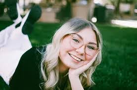 Kellie Melton's Instagram, Twitter & Facebook