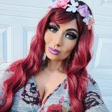 April Hullinger's Instagram, Twitter & Facebook