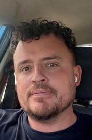 Such sad news hearing that a Manchester City life long supporter has passed  away in Spain doing what he loves, following his beloved club. Rest in  Peace, Guy Bradshaw. 🇧🇼😞