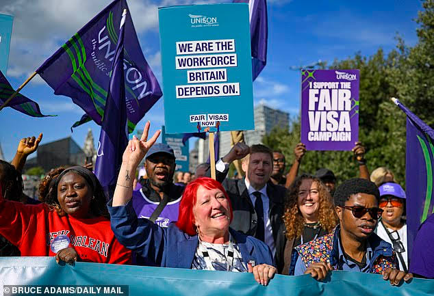Four out of five new jobs went to foreigners in the past decade, new report reveals | Daily Mail Online