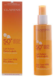 Vor allem bei kindern sollte darauf geachtet werden, sie ausreichend vor der sonne zu schützen. 3380811455105 Upc Clarins Sonnenschutz Spray Solaire Special Enfants Spf 50 150 Ml