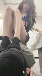 中国女王调教舔脚 - video 78 - ThisVid.com