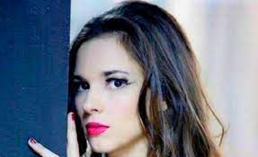 Αυτό είναι το τρέιλερ για τον ηλιο. H Eygenia Dhmhtropoyloy Apo To Nhsi Gymnh Gia Ta Matia Sas Gossip Gavros Gr