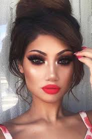People with green eyes have their own charm. Smokey Eye Makeup With Red And Black Dress Jameslemingthon Blog