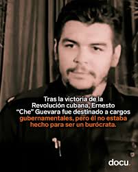 Guido Fuentes es un inmigrante boliviano que vive en el barrio más popular  de Buenos Aires. Diseñador autodidacta, un día se preguntó por qué la moda  es tan exclusiva y comenzó su