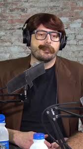 Charutos e Risadas: A Confusão de Renato Cariani