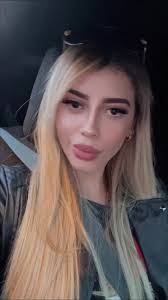 Lora Dalton's Instagram, Twitter & Facebook