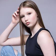 Isabelle Hull (@isabelleghull) • Threads, Say more