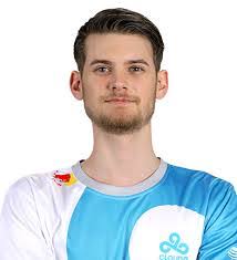 Dylan Cade's Instagram, Twitter & Facebook