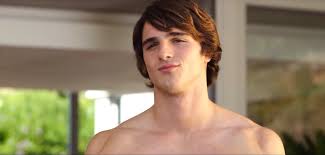 The life in pieces alum also reflected on her time filming the three teen movies, sharing two photos from the set. Jacob Elordi The Kissing Booth Please Enjoy Over 100 Hot Shirtless Guys In Movies Popsugar Entertainment Photo 4