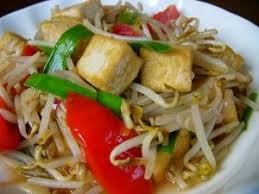 Irisan bawang dan cabai, baru kemudian tauge dimasukkan terakhir. Pin On Indonesian Cuisine