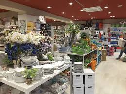 Kasanova è il brand che propone casalinghi e arredi per una casa moderna e funzionale, con tanti accessori il brand mette a disposizione dei propri clienti altrettante promozioni kasanova del 75% su pentole, set da tavola, utensili, stoviglie e molti altri articoli per la propria casa. Arredamento Per Negozio Kasanova Di Torino Ideato Da Modul Group