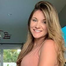 Marci Davidson's Instagram, Twitter & Facebook