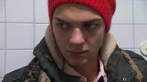 Nik hat Mitleid mit Angel (Video)