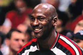 Huyền thoại Michael Jordan và những câu chuyện điên rồ liên quan tới cờ  bạc: Từng thua 5 triệu đô trong một đêm, cược 100.000 USD vào trò "oẳn tù  tì"
