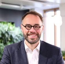 Jan Feller's Instagram, Twitter & Facebook