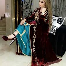 31 Mentions J Aime 2 Commentaires قفطان كشخه فساتين قفاطين Caftan Fatimrini Sur Instagram للطلب والاستفس Dresses Doll Dress Dresses With Sleeves