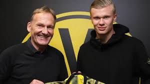 His overall rating in fifa 21 is 73 with a potential of 74. Fifa 20 Ultimate Team Of The Week 19 Earlygame