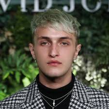 Anwar hadid is the brother of gigi hadid. Anwar Hadid Popsugar Me