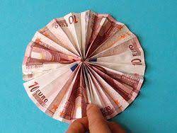 Sitzbank aus einem geldschein falten! Ein Geldgeschenk Als Sonnenschirm Basteln Gestalten Geschenke Geldgeschenke Basteln Geldgeschenke Selber Basteln