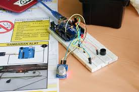 Video ini adalah video projek tahun akhir (pta) pelajar saya, pelajar teknologi elektronik kolej vokasional kuala klawang bagi. Beragam Inovasi Mahasiswa Teknik Elektro Pada Pameran Proyek Kreatif Teknik Elektro Uns