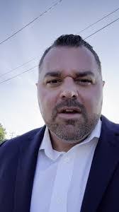 Ronald Weathers's Instagram, Twitter & Facebook