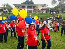 Consiste en que, si participas de un grupo de gimnasia, de lectura, etc, puedas conocerte mejor con todos los integrantes del mismo, para mejorar la comunicación y la integración. Juegos Adultos Mayores Confa