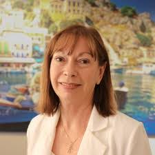 Danielle Reiser's Instagram, Twitter & Facebook