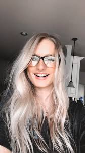 Transfer student looking for business and fashion friends