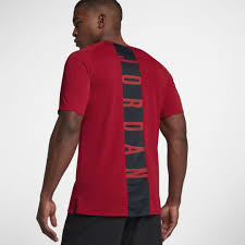 Jordan 23 Alpha Men S Short Sleeve Training Top Nike Com Training Tops Men Short Sleeve Workout Shirts