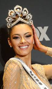 Miss inde sacrée, aurore kichenin dans le top 5. Miss Univers 2017 Miss Afrique Du Sud Sacree La France Avec Alicia Aylies Hors Classement